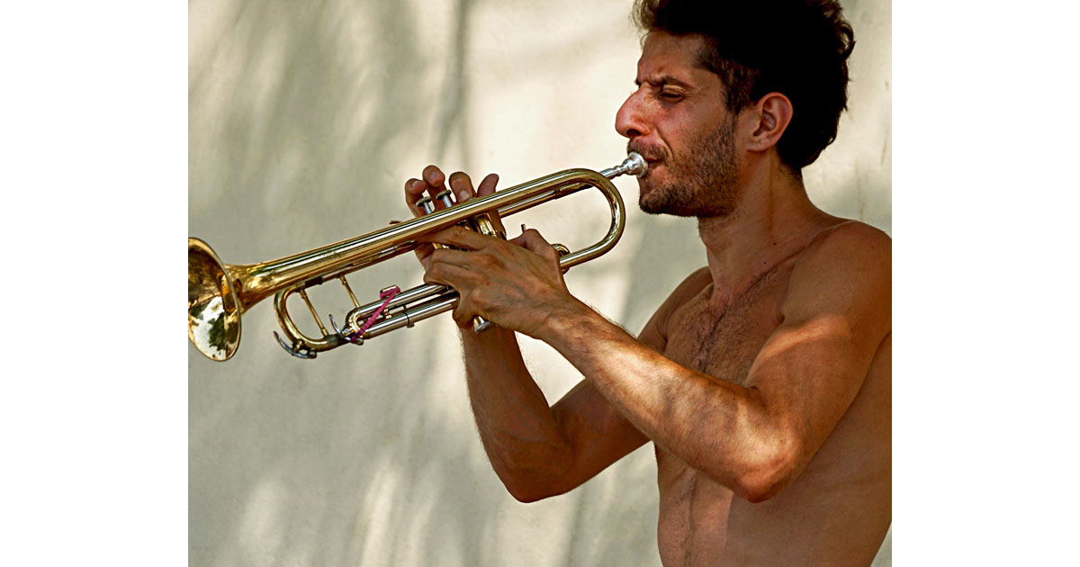 A young musician tunes out the world in Tel Aviv.