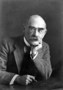 Rudyard_Kipling,_by_Elliott_&_Fry